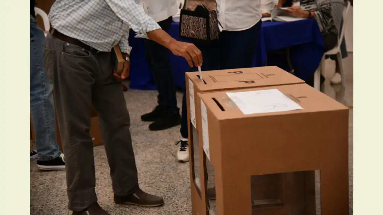La ley contempla hasta tres años de prisión por comprar y vender cédula 1 JCE vender voto FE