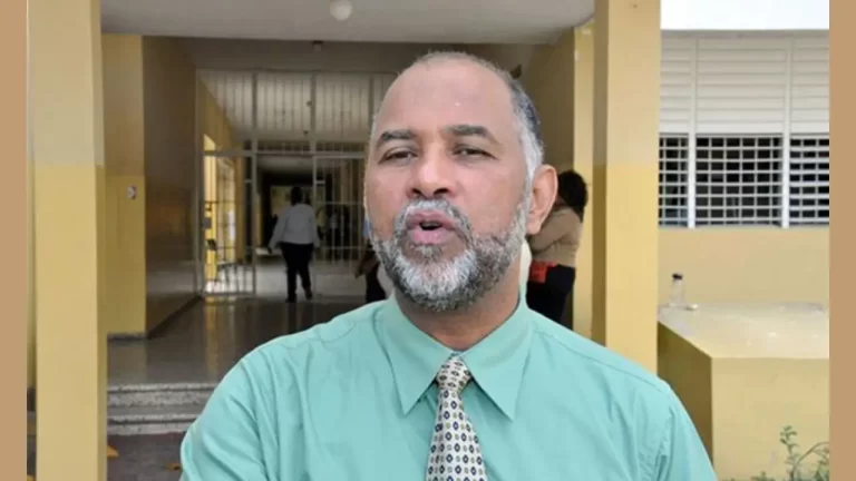 Maestros dominicanos rechazan el incremento salarial de un 8 % 1 Maestros dominicanos rechazan el incremento salarial de un 8 %