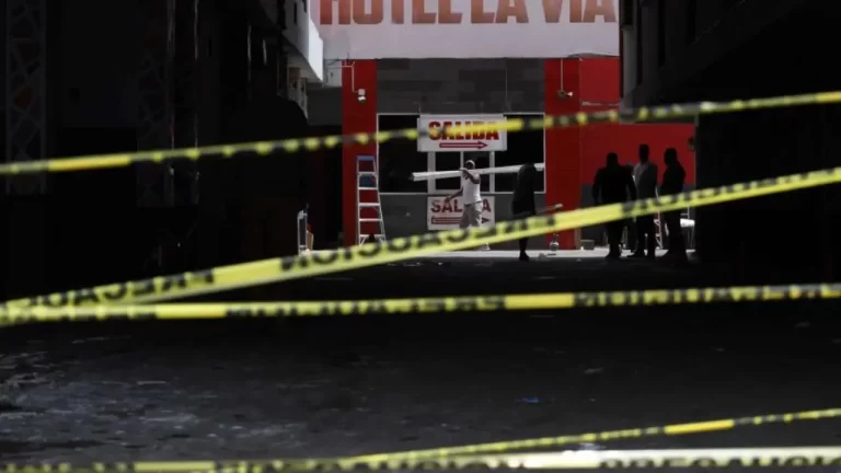Cuatro muertos y un menor herido durante incendio en hotel de Santo Domingo Este 5 Cuatro muertos y un menor herido durante incendio en hotel de Santo Domingo Este