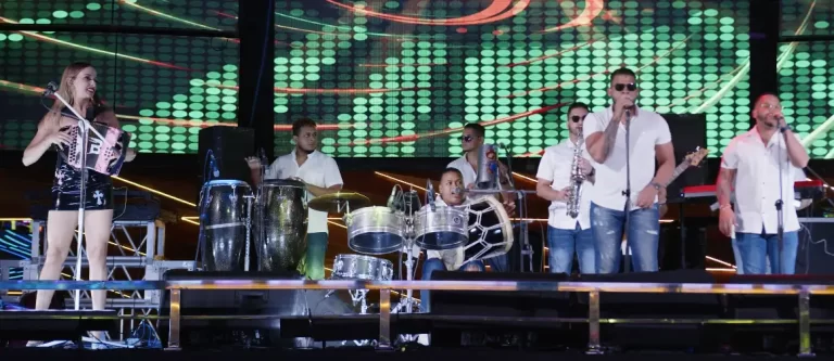 Renovación y Tradición: El Impacto de “La Barbie del Acordeón” en el merengue típico