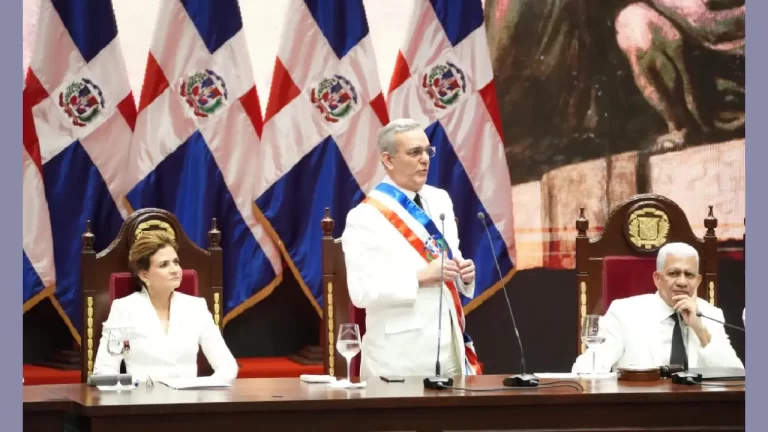 Unos critican otros elogian el discurso juramentación Abinader