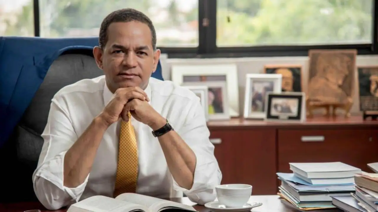 Julio Cesar Valentin Superintendencia Seguro FE
