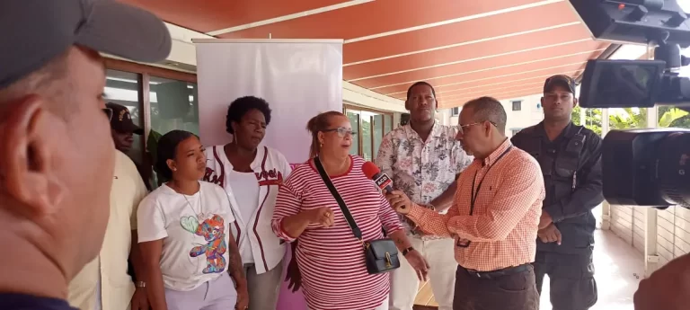 Trabajadoras sexuales inician campaña contra la violencia