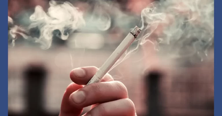 Dejar de fumar reduce casi a mitad riesgo de sufrir ataque cardíaco, pero reducir consumo no sirve