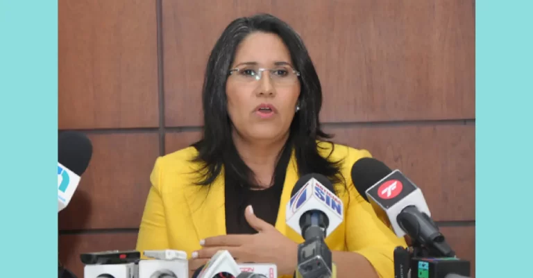 “Eso es para llamar la atención”: exministra de Trabajo critica la fusión de instituciones