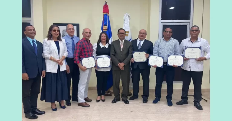 Comunicador santiagorrodriguense vuelve a ganar premio
