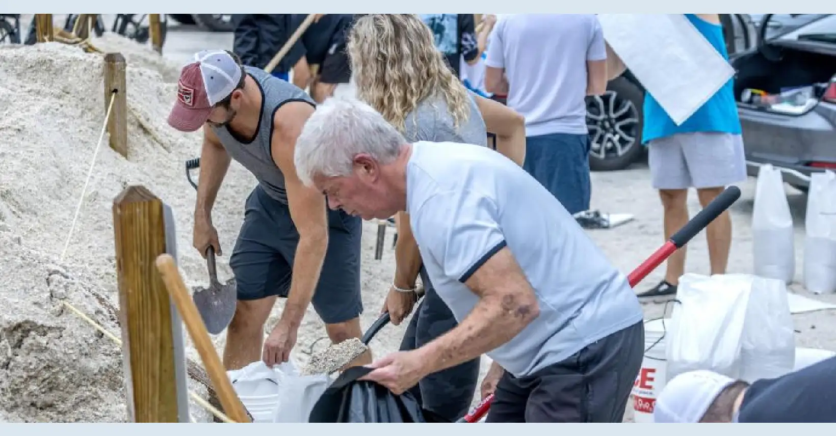 Ordenan evacuar a más de 5 millones de personas por la llegada del huracán Milton a Florida 1 Ordenan evacual Bonita Beach FE