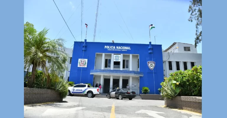 SPM: Se entrega uno de los profesores acusado de violación a menor en escuela 1 SPM: Se entrega uno de los profesores acusado de violación a menor en escuela