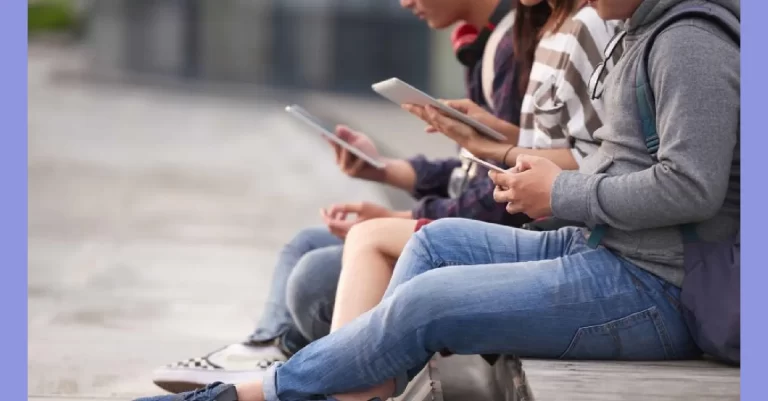 Aumentan los países que prohíben el móvil en la escuela, con buen resultado, según Unesco