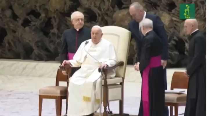 Video – El papa Francisco, hospitalizado en Roma por una bronquitis
