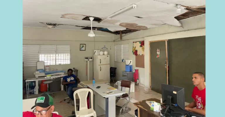 El Hospital de Guayubín ofrece servicios médicos en una biblioteca 4 El Hospital de Guayubín ofrece servicios médicos en una biblioteca