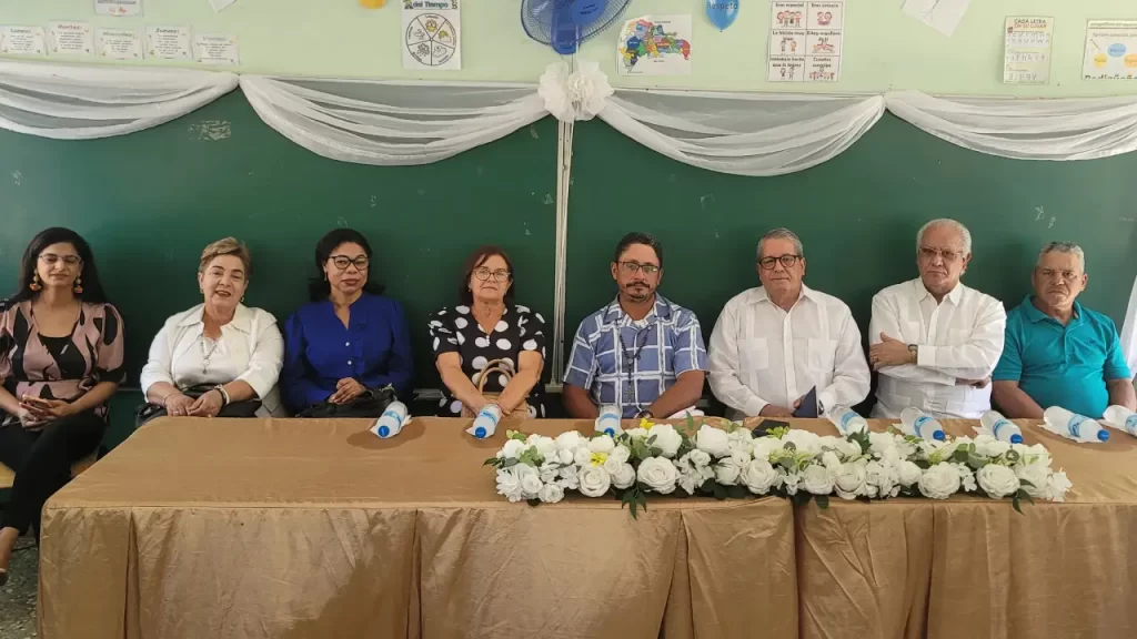 Escuela Efrain Almonte 1