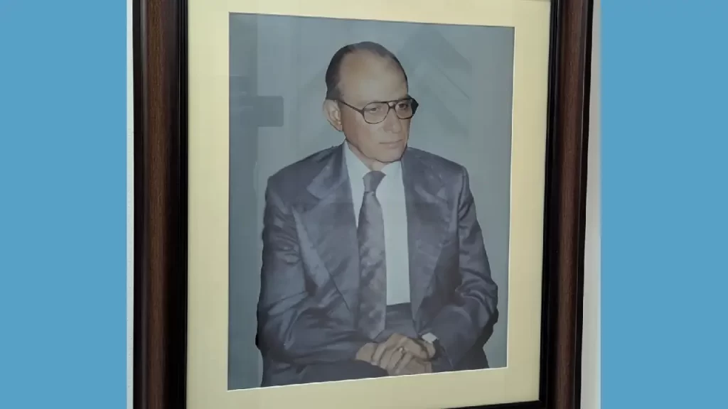 Profesor Efrain Almonte Collado