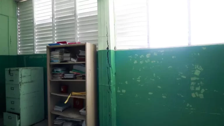 Las escuelas no deberían ser albergues, pero son las más utilizadas en el país