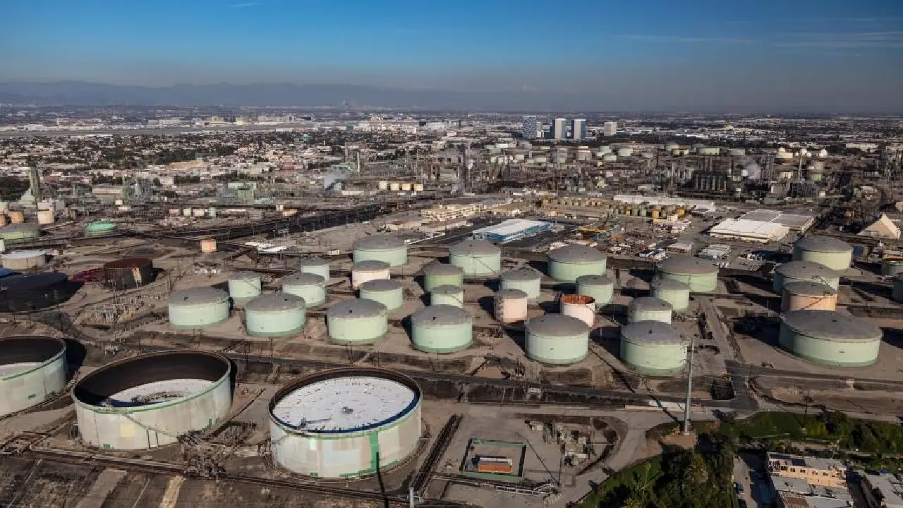 Tanque refineria petroleo USA FE