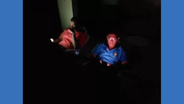 Apagones tienen en zozobra a los usuarios.