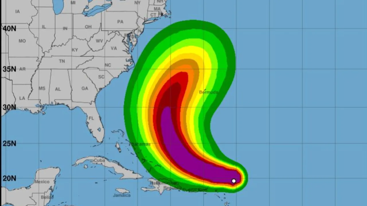 Huracán Erin cse intensifica rápidamente