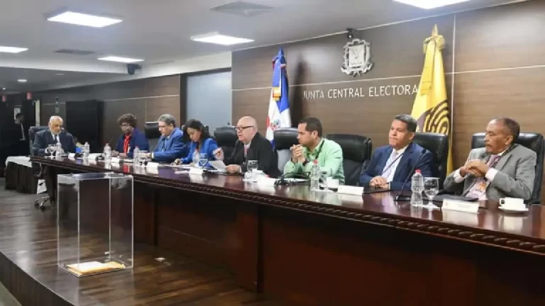 La JCE adjudica el contrato de la cédula sin tener los fondos