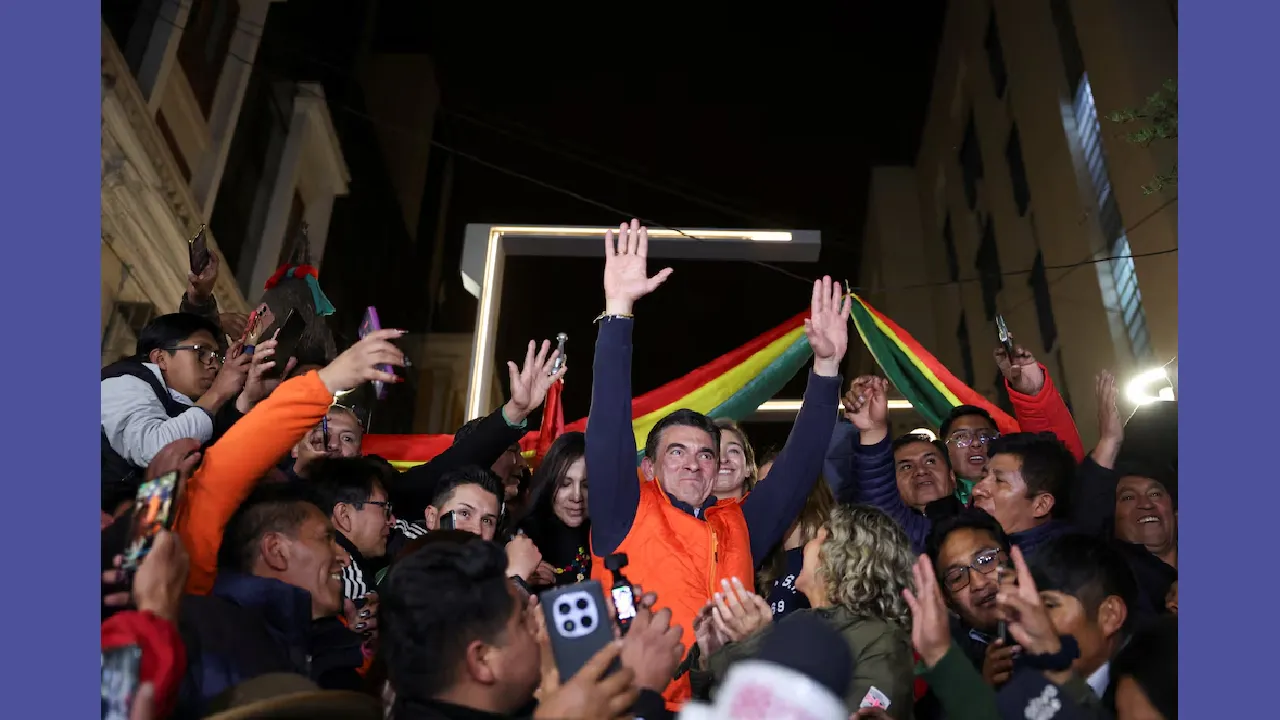 Rodrigo Paz celebra la victoria (REUTERS/Pilar Olivares)