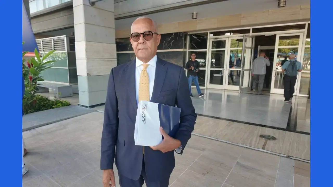 Se querellan contra exministro Educación por lavado de activos 1 Julio Cesar De la Rosa Tiburcio Adocco FE