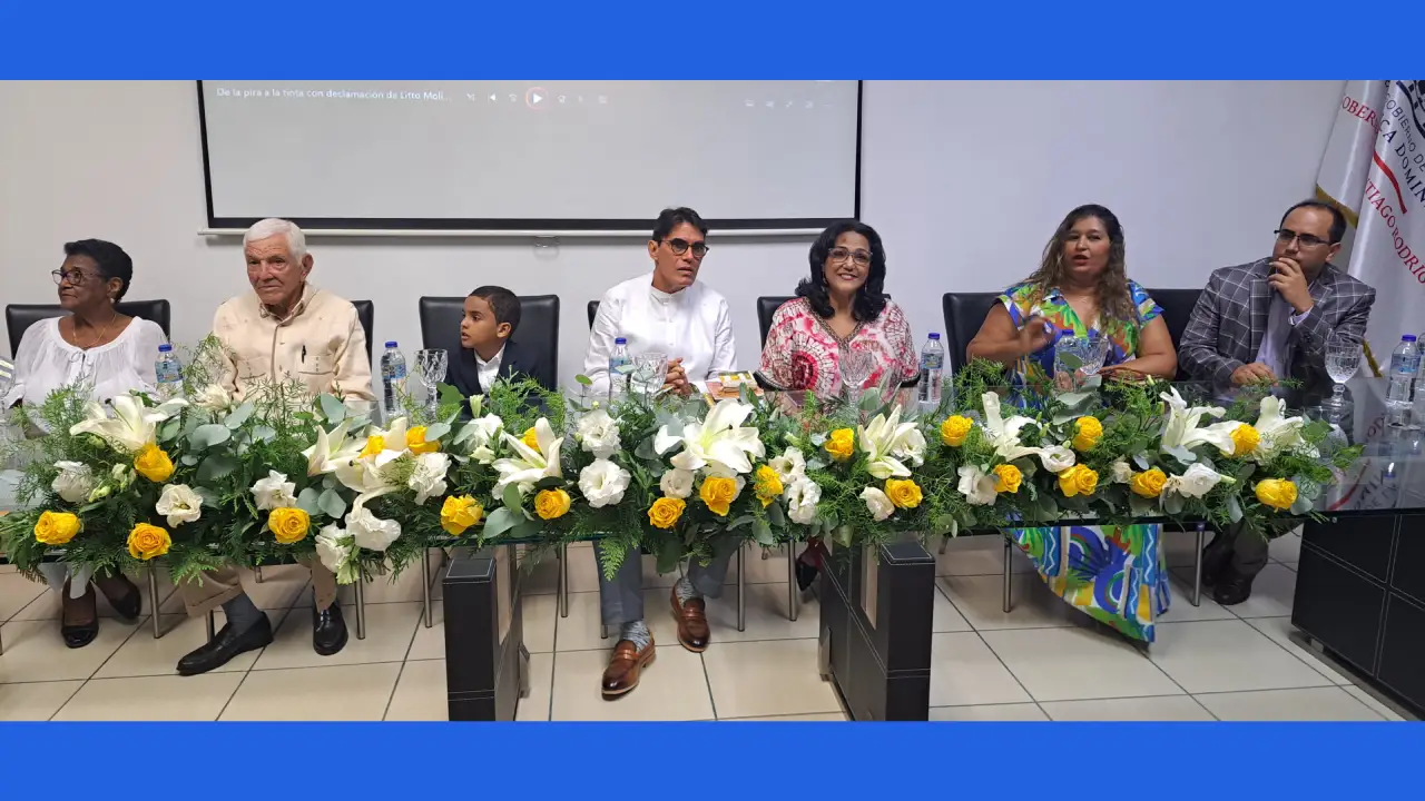 Video | Racso Morejón presenta en Santiago Rodríguez su libro De la pira a la tinta 1 Racso Morejón presenta en Santiago Rodríguez su libro De la pira a la tinta