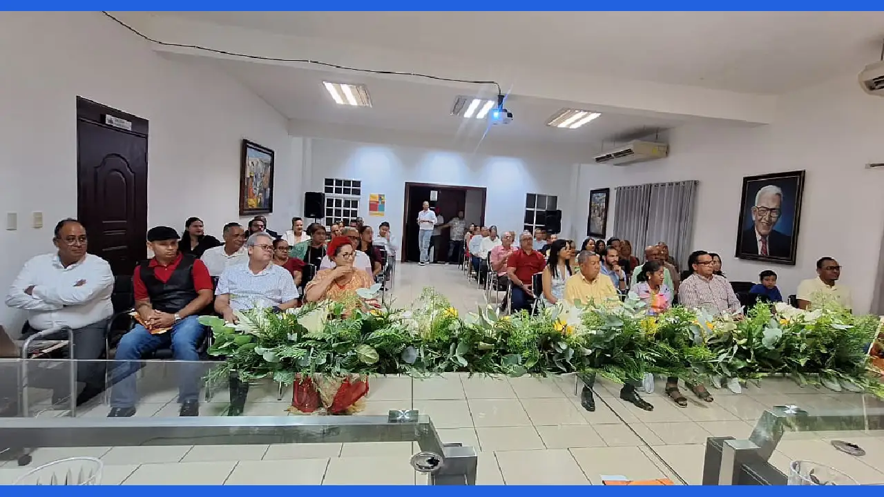 Video | Racso Morejón presenta en Santiago Rodríguez su libro De la pira a la tinta 2 Presente en el Salon de Actos Profesor Juan Boch