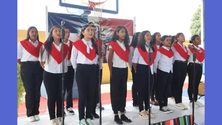 Distrito escolar celebra Festival de Coros. Foto: Ángel B. Almonte, El Nuevo Diario