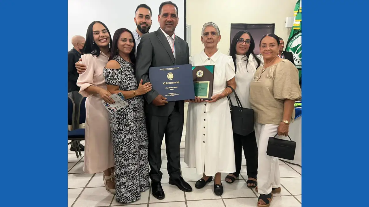 Gonell es acompañado por su familia
