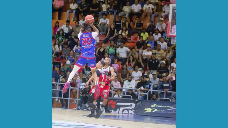 Abasaro 2025: Luis Morel con el balón del CPA.