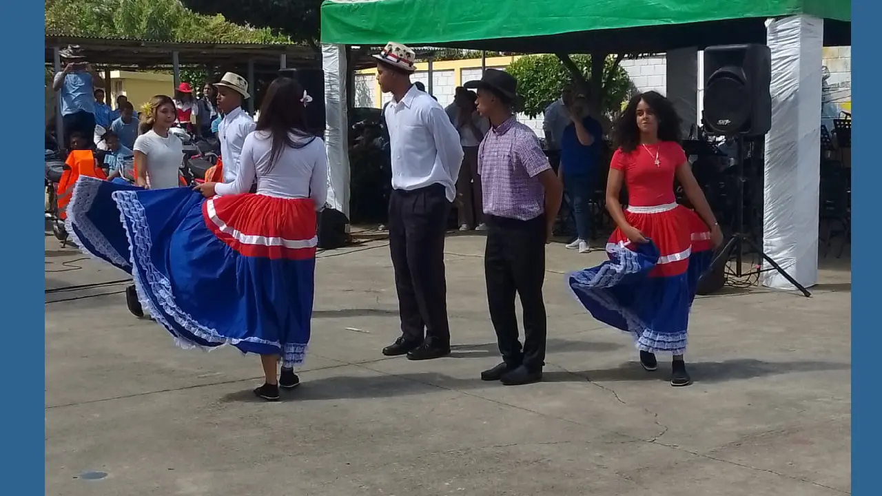 Talento y creatividad brillan en la 4ta Gala del Centro en Arte Prof. Jorge Sterling Echavarría Mendoza 3 Liceo Jorge Esterling Echavarria 2026 3 2