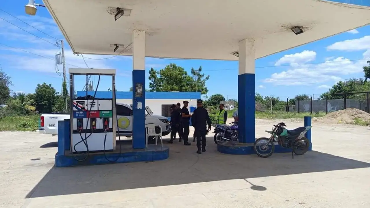 MICM clausura estaciones de combustibles en Azua y Montecristi por irregularidades en la gasolina 1 Estaciones de combustibles