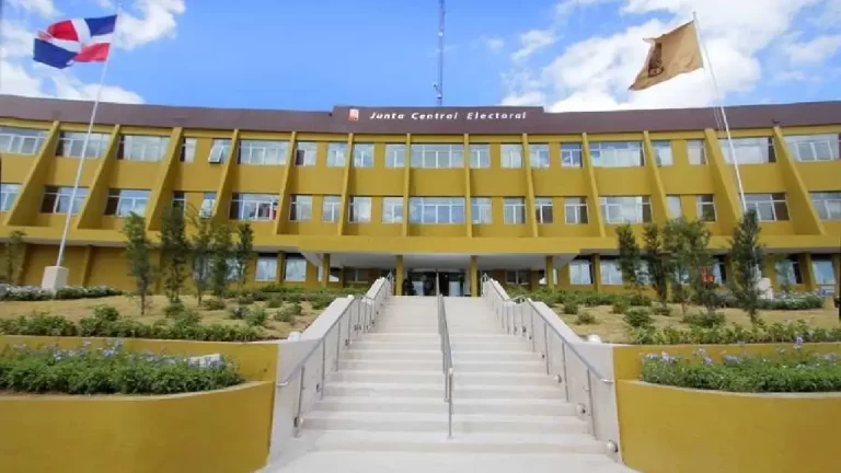 JCE amplía entrega de nueva cédula en 90 municipios y flexibiliza proceso para adultos mayores 1 Nueva cédula