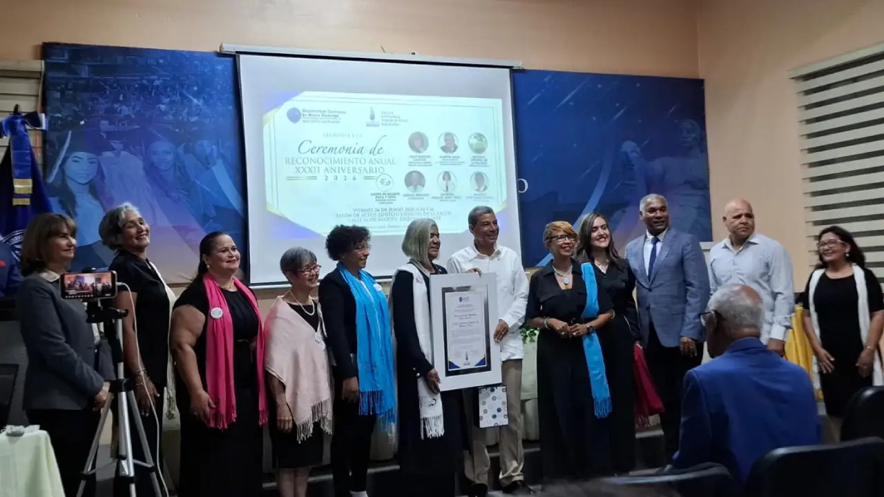Mujeres de Roca y Tinta recibe un reconocimiento por el Taller literario Virgilio Díaz Grullón 1 Mujeres de Roca y Tinta