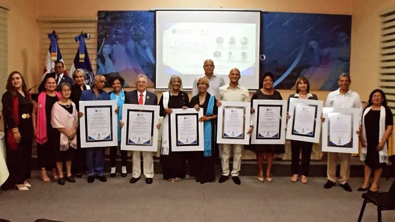 El Taller Literario Virgilio Díaz Grullón celebró 32 años de historia con una noche de reconocimientos a la cultura dominicana 3 Taller Literario