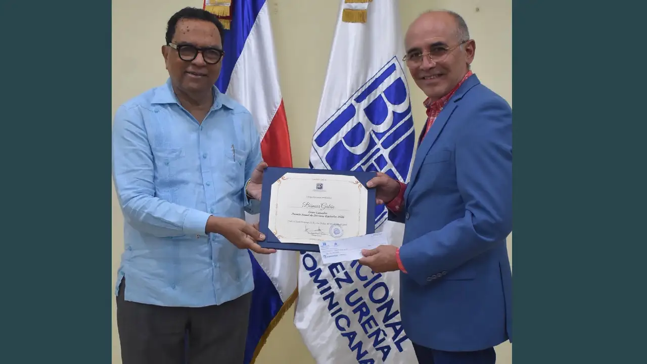 Segmento cultural Ecos de Personajes Poéticos con el poeta Bismar Galán 2 Bismar Galán