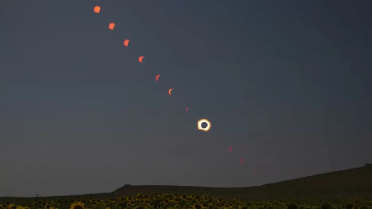 Eclipse solar en Europa convierte el día en noche y deslumbra a millones 8 eclipse solar en Europa