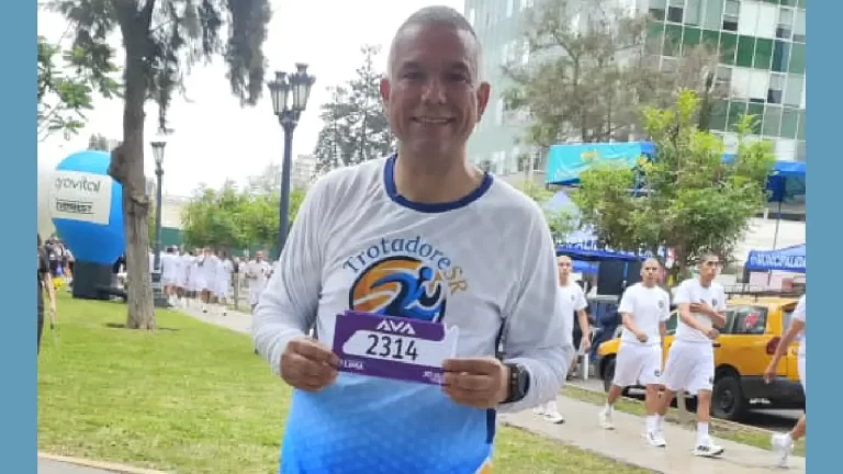 TrotadoreSR participa en carrera benéfica por la donación de sangre en Perú 16 Kelvi Espinal de TrotadoreSR durante Lima Corre 5K en Perú