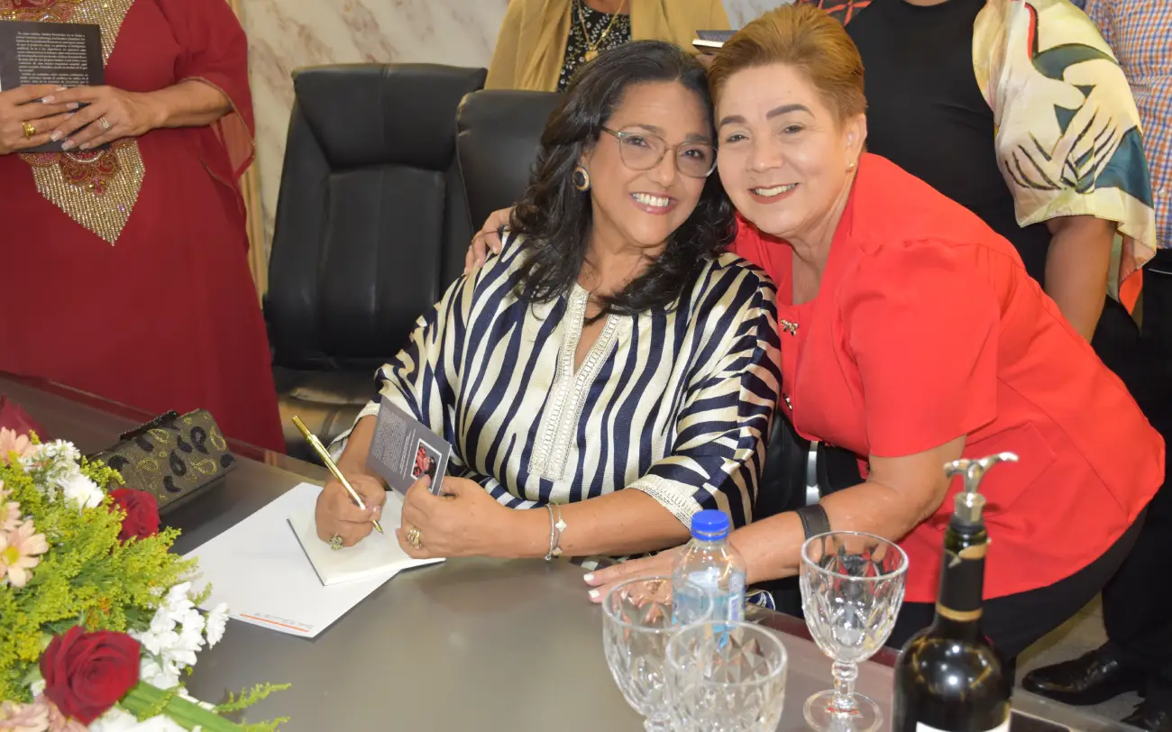 Sandra Fernández presenta libro en Sabaneta “Donde el silencio cuenta” 3 Sandra Fernández presenta Donde el silencio cuenta en Sabaneta