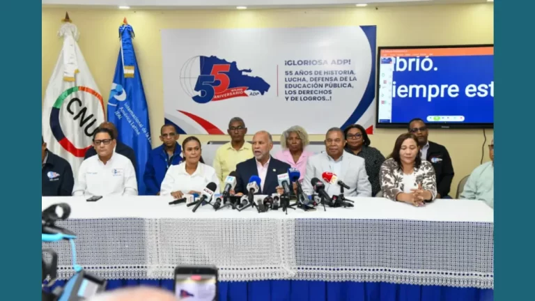 ADP cuestiona inicio del año escolar y asegura que 300 mil alumnos siguen fuera de las aulas 8 año escolar