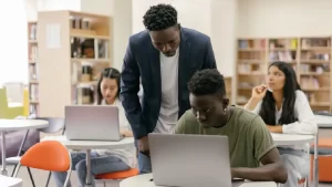 Escuelas y universidades de EE. UU. ponen límites al uso de la inteligencia artificial 1 inteligencia artificial en escuelas