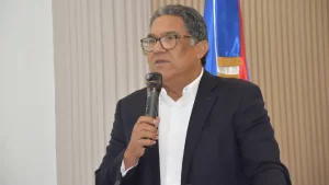 Papo Fernández pone en circulación «Biversos & Triversos» en Sabaneta 1 Papo Fernández