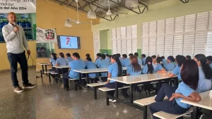 Estudiantes de sexto grado del Centro en Artes Prof. Jorge Sterling Echavarría reciben orientación para sus pasantías 3 Pasantías estudiantiles