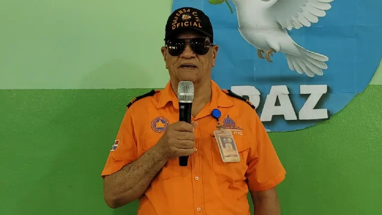 Defensa Civil imparte taller de primeros auxilios y prevención de terremotos en el Liceo Marino Almonte 7 taller de primeros auxilios