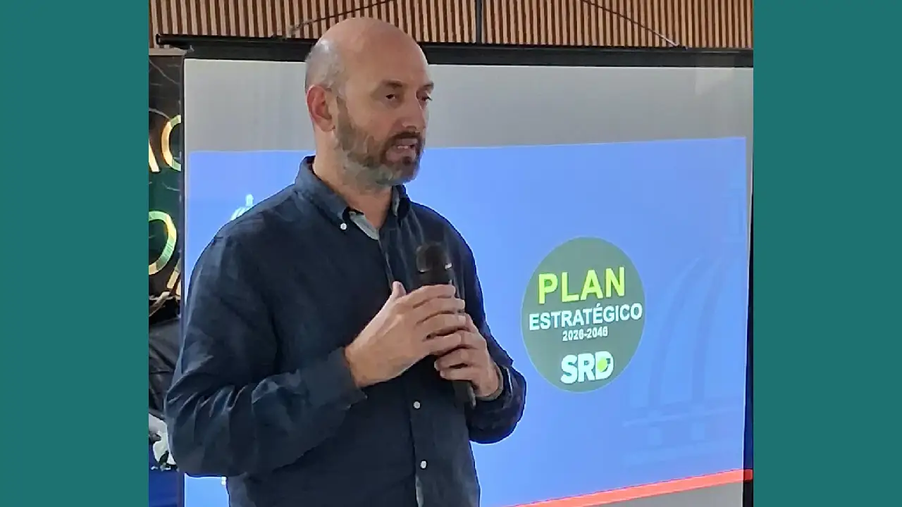 Santiago Rodríguez y el arte de sentarse a diseñar el porvenir con el presente entre las manos 2 Santiago Rodríguez