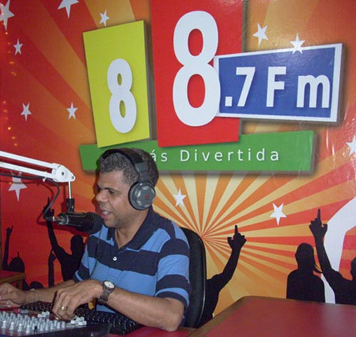 Relanzamiento de 88.7 la más Divertida