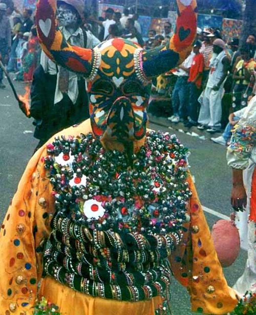 Innovan carnaval de sabaneta; senador premiara  la reina con un automóvil