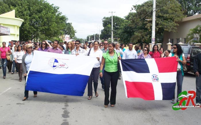 Maestros de Santiago Rodríguez se lanzan a las calles por el 4% para educación 2 Maestros de Santiago Rodríguez se lanzan a las calles por el 4% para educación