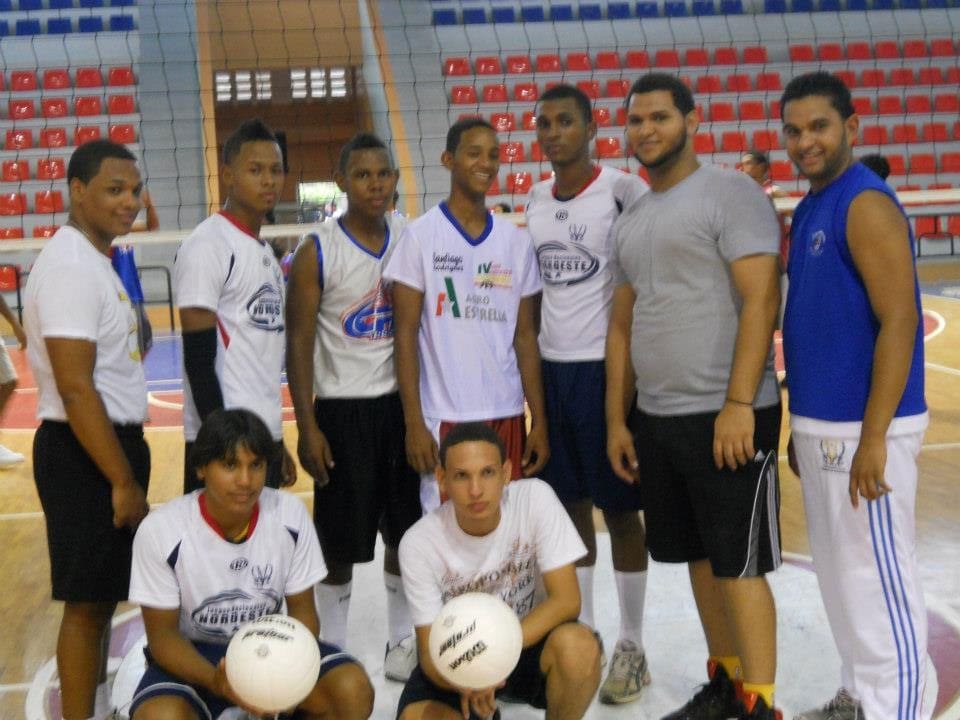 Voleibol formacion equipo regional 20 Ano