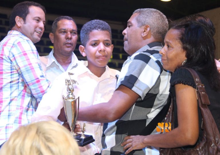 Niño gana Zumba Karaoke 2014 (Fotos+videos)