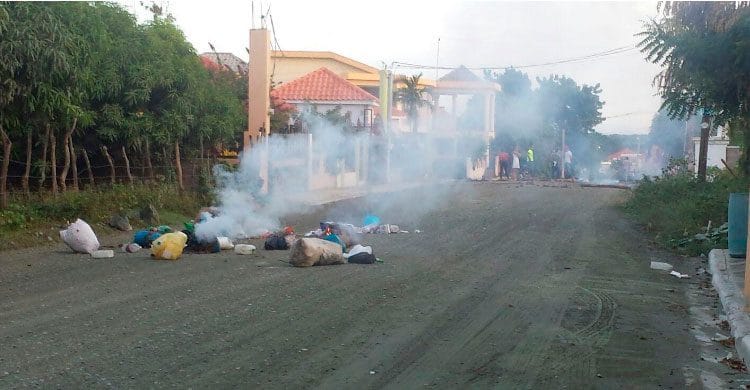 Comunitarios protesta por la reanudación de la carretera